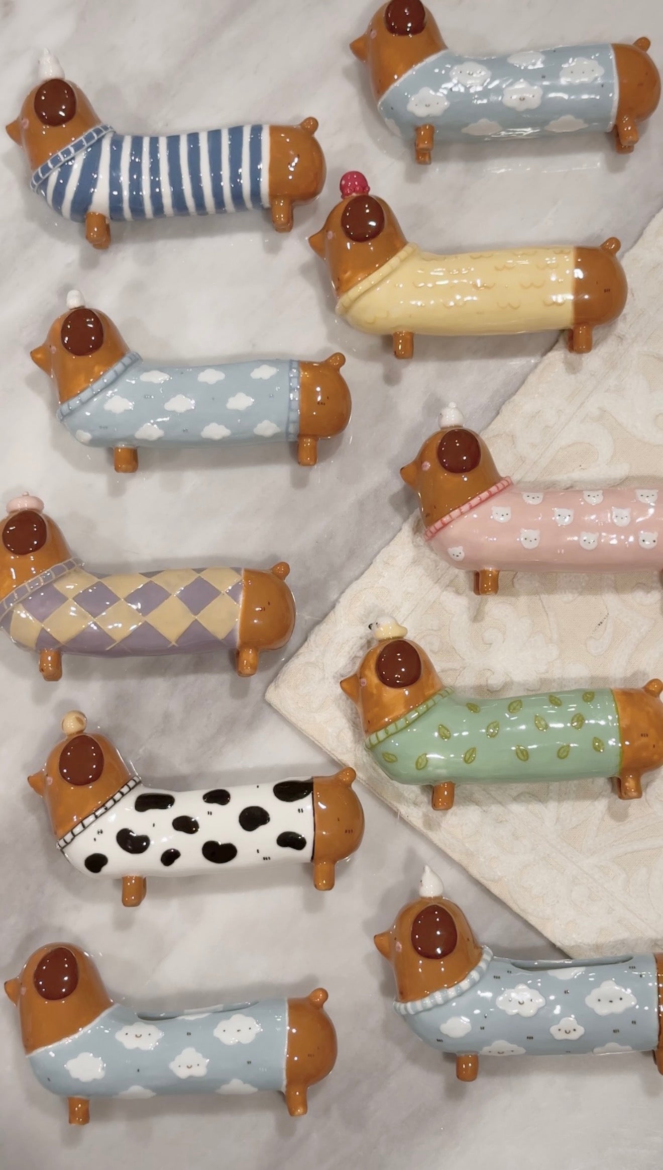 "preorder" Dachshund Dark tone long body Vase