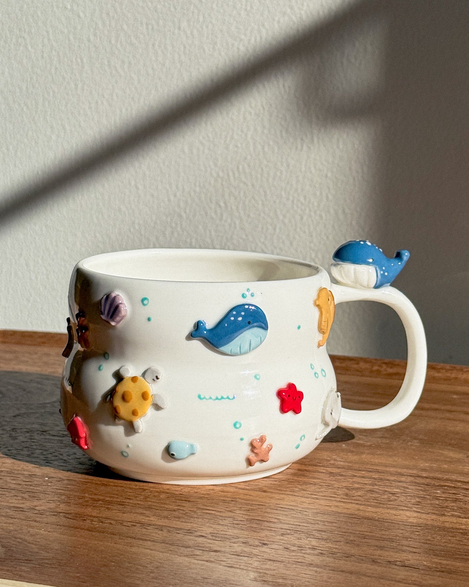 OCEAN cup Fluffy size with Tiny Whale on the Edge