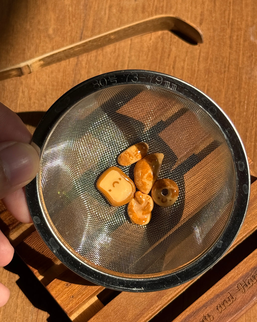 A SET of Sifter Bead, 6 pieces of Happy bread Sifter bead