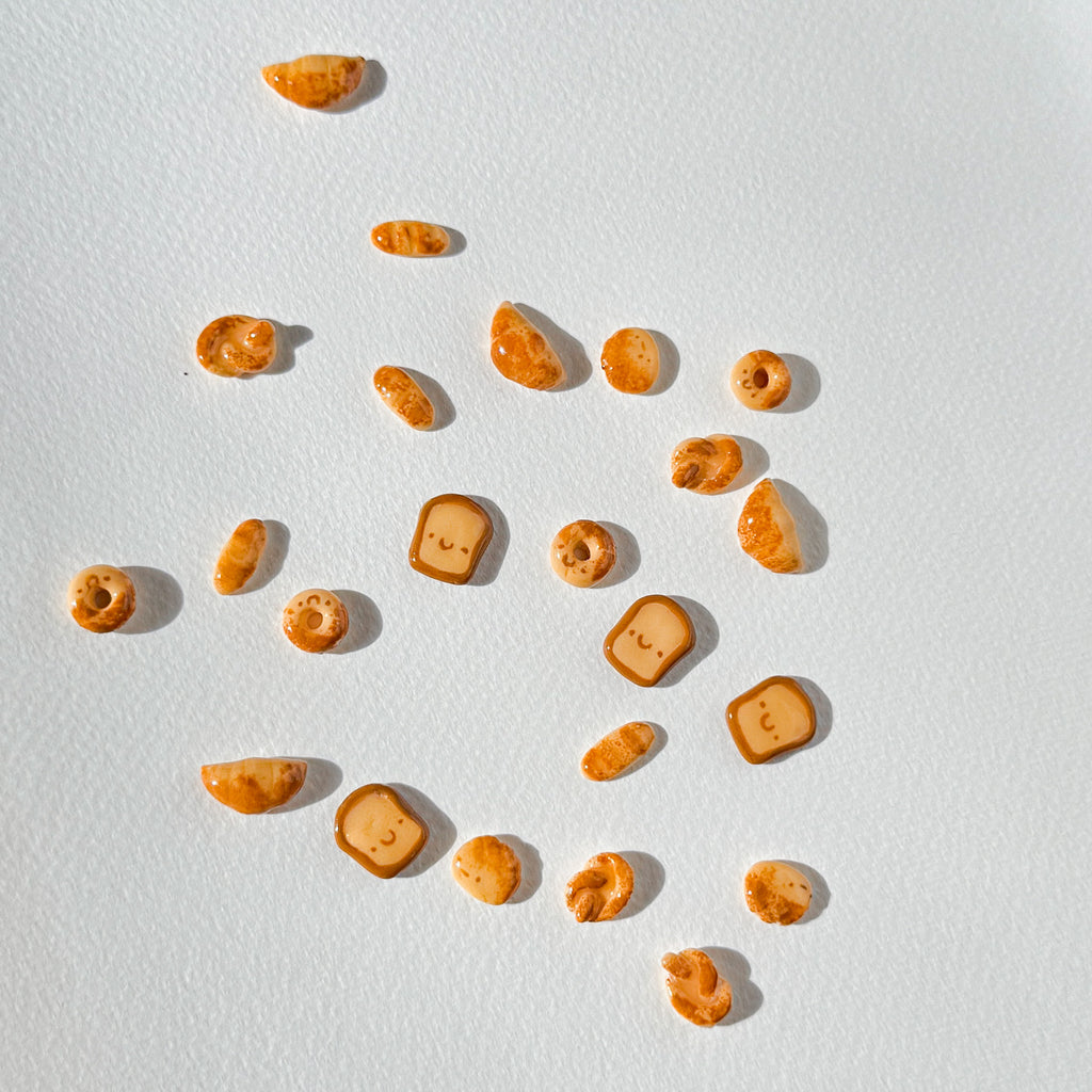 A SET of Sifter Bead, 6 pieces of Happy bread Sifter bead