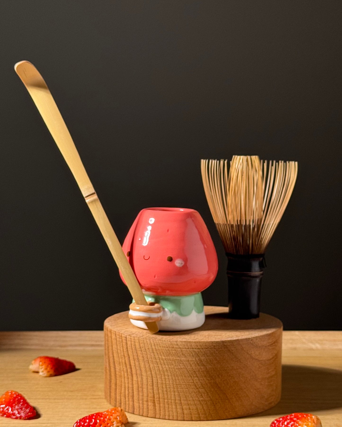 STRAWBERRY chasen holder, whisk holde
