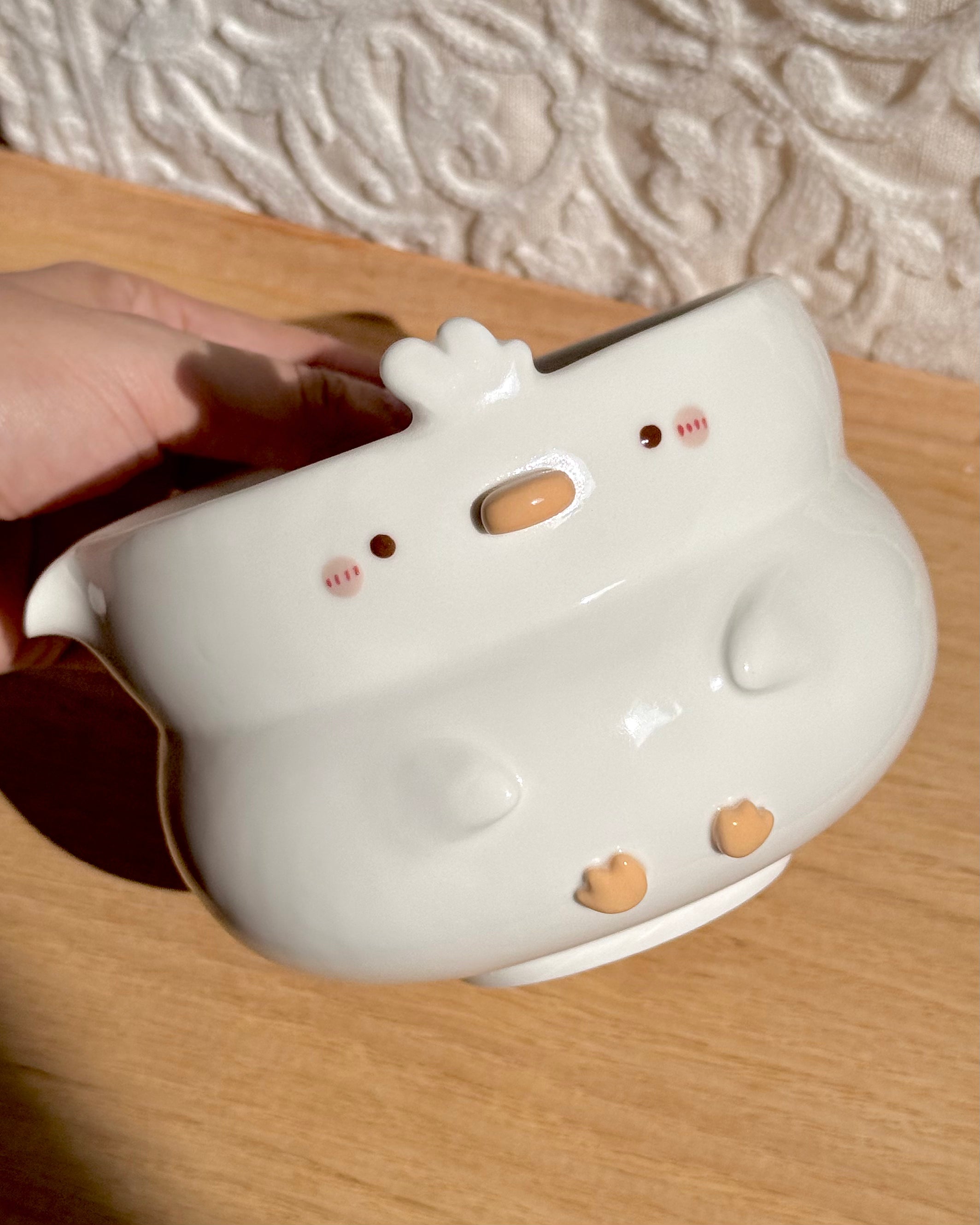 White cockatoo Fluffy Matcha bowl